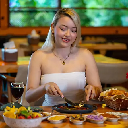 Botanik Goel Evleri Semesteranläggning (resort) Bucak